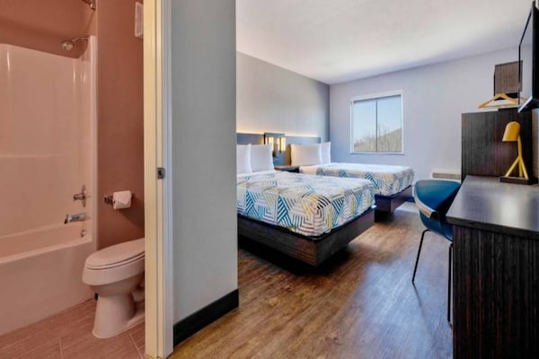 Foto van 2 tweepersoonsbedden | Niet-roken, koelkast - Vakantiehuis in Norman - BedRoom