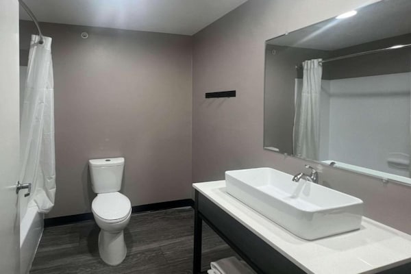 Foto van 1 tweepersoonsbed (Queensize) | Mobiliteit | NSMK | Keuken - BathRoom