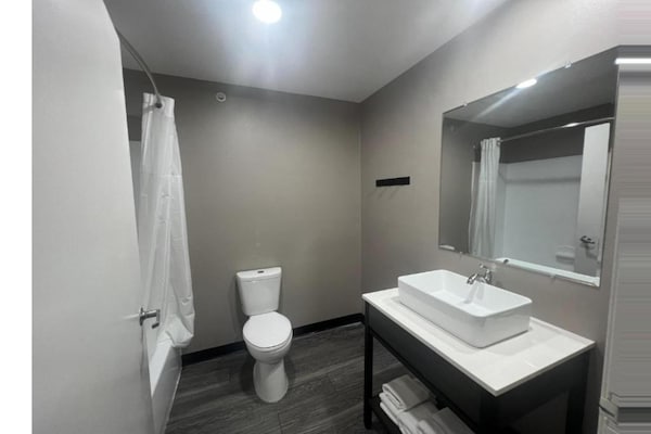 Foto van 1 tweepersoonsbed (Queensize) | Mobiliteit | NSMK | Keuken - BathRoom