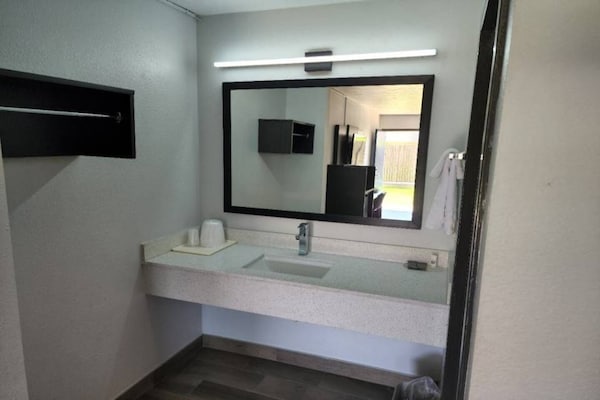 Foto van 2 tweepersoonsbedden (queensize) | Roken toegestaan, koelkast aanwezig - Facilities