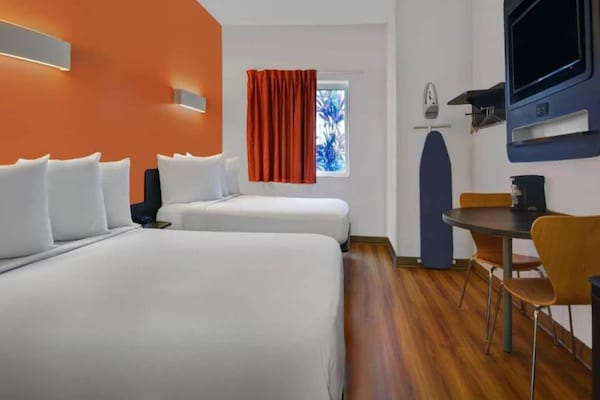 Foto van 2 tweepersoonsbedden | Orlando, Florida - Vakantiehuis in Orlando FL - BedRoom