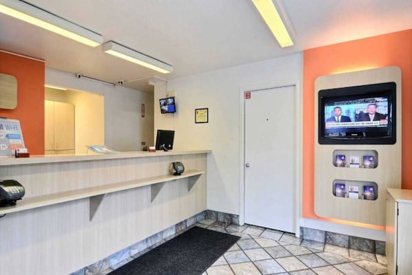 Foto van 1 tweepersoonsbed (queensize) | Rookvrij, minikoelkast - FloorPlan