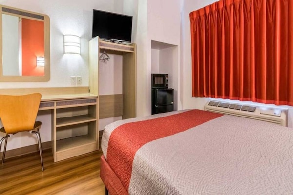 Foto van 1 tweepersoonsbed (queensize) | Toegankelijk voor mindervaliden/badkuip/magnetr - BedRoom