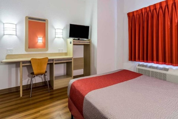 Foto van 1 tweepersoonsbed (queensize) | Toegankelijk voor mindervaliden/badkuip/magnetr - BedRoom