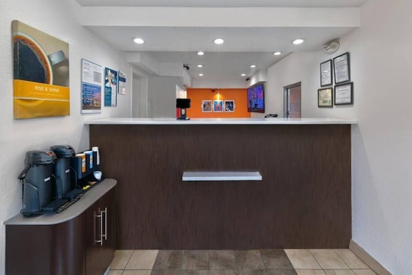 Foto van 1 tweepersoonsbed | Rolstoeltoegankelijke douche - Vakantiehuis in Columbus GA - FloorPlan