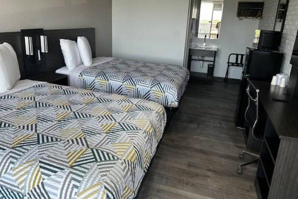 Foto van 2 Queensize Bedden | Ns | Koelkast - Vakantiehuis in Summerville - BedRoom
