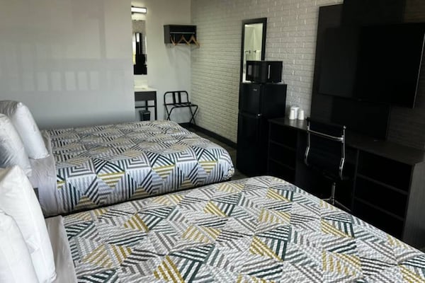 Foto van 2 Queensize Bedden | Ns | Koelkast - Vakantiehuis in Summerville - BedRoom
