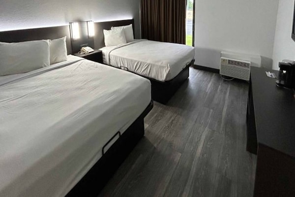 Foto van 2 tweepersoonsbedden | NSMK | Keuken - Vakantiehuis in Pocatello - BedRoom