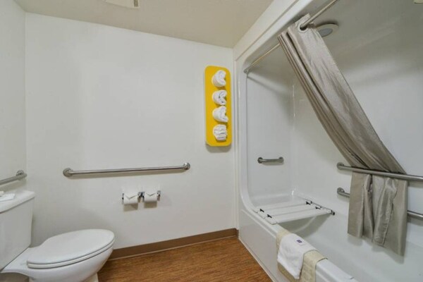 Foto van 1 Queen|Mobiele toegang|Badkamer|Suite|Nsmk - Vakantiehuis in MERIDIAN - Facilities