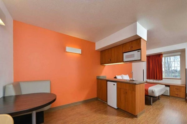 Foto van 1 Queen|Mobiele toegang|Badkamer|Suite|Nsmk - Vakantiehuis in MERIDIAN - BedRoom