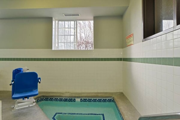 Foto van 1 Queen|Mobiele toegang|Badkamer|Suite|Nsmk - Vakantiehuis in MERIDIAN - Facilities