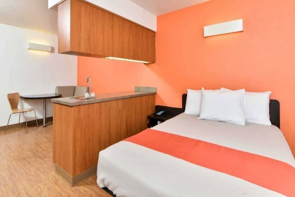 Foto van 1 Queen|Mobiele toegang|Badkamer|Suite|Nsmk - Vakantiehuis in MERIDIAN - BedRoom