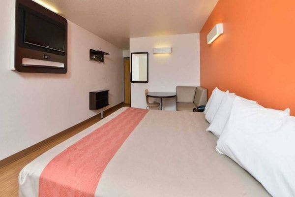 Foto van 1 Queen|Mobiele toegang|Badkamer|Suite|Nsmk - Vakantiehuis in MERIDIAN - BedRoom