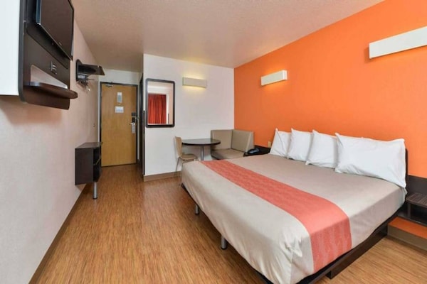 Foto van 1 Queen|Mobiele toegang|Badkamer|Suite|Nsmk - Vakantiehuis in MERIDIAN - BedRoom