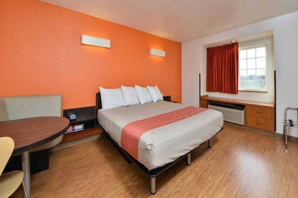 Foto van 1 Queen|Mobiele toegang|Badkamer|Suite|Nsmk - Vakantiehuis in MERIDIAN - BedRoom