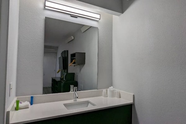 Foto van 1 Kingbed | Koelkast - Vakantiehuis in Nashua - Facilities