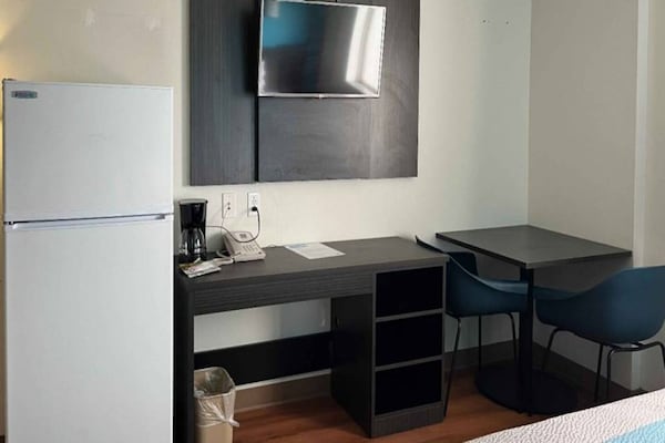 Foto van 1 kingsize bed | Mobiliteit | Badkuip | NSMK | Keuken - BedRoom