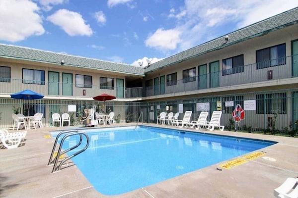 Foto van 2 tweepersoonsbedden | Magnetron - Vakantiehuis in TUCUMCARI - Pool
