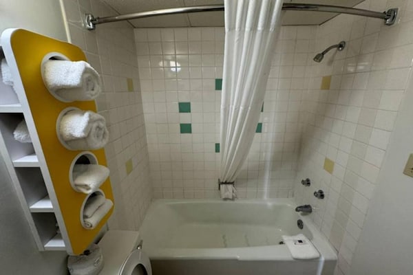 Foto van 1 tweepersoonsbed (queensize) | Niet-roken, koelkast (Micfridge) - Facilities