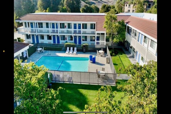 Foto van 2 tweepersoonsbedden | Rookvrij, Keuken - Vakantiehuis in San Luis Obispo - ExteriorSummer