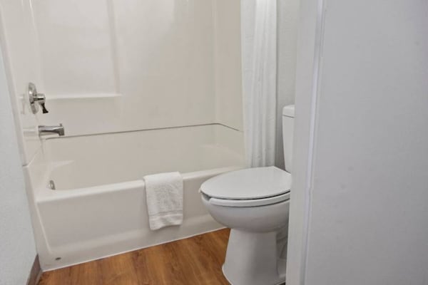 Foto van 2 tweepersoonsbedden | Rookvrij, Keuken - Vakantiehuis in San Luis Obispo - BathRoom