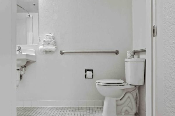 Foto van 2 tweepersoonsbedden | Rookvrij, Keuken - Vakantiehuis in San Luis Obispo - BathRoom