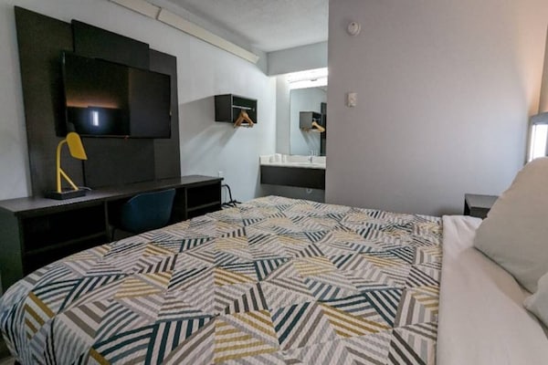 Foto van 1 tweepersoonsbed | Douche conform ADA/RI-normen - Vakantiehuis in Nashua - Facilities