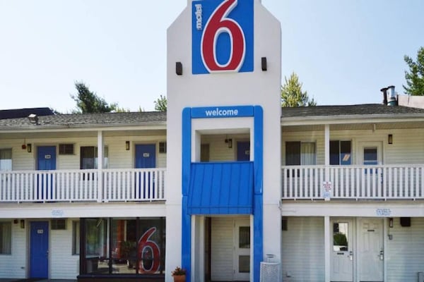 Foto van 1 tweepersoonsbed (queensize) | Niet-roken, koelkast (Micfridge) - ExteriorSummer