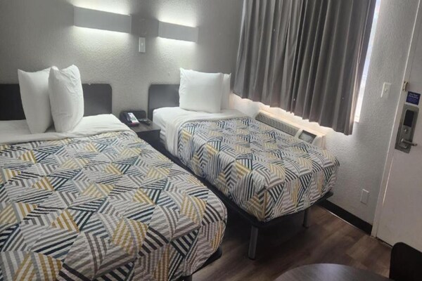 Foto van 2 tweepersoonsbedden | Niet-roken, koelkast - Vakantiehuis in Alamogordo - BedRoom