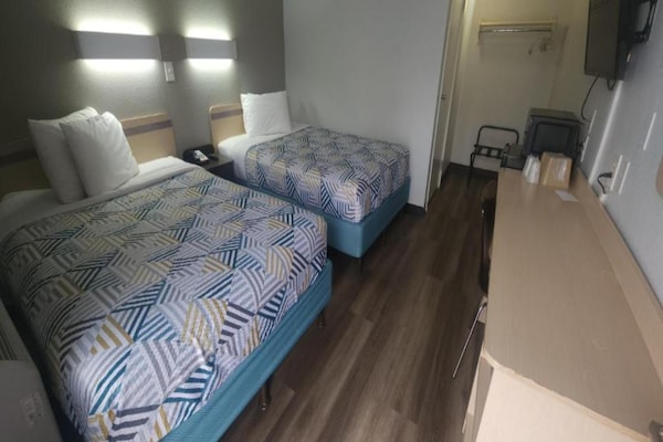 Foto van 2 tweepersoonsbedden | Niet-roken, koelkast - Vakantiehuis in Alamogordo - BedRoom