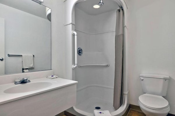 Foto van 2 tweepersoonsbedden | Niet-roken, koelkast - Vakantiehuis in Alamogordo - BathRoom