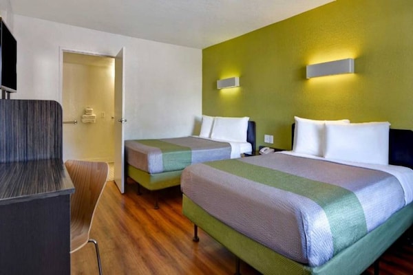 Foto van 2 tweepersoonsbedden | Keuken - Vakantiehuis in Destin - BedRoom