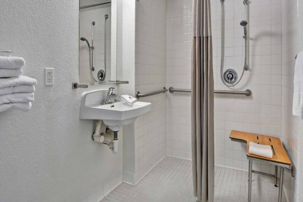 Foto van 2 tweepersoonsbedden | Keuken - Vakantiehuis in Destin - BathRoom