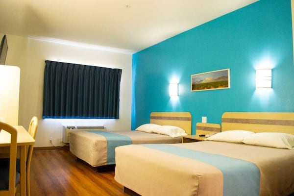 Foto van 2 queensize bedden | Suite, NSMK, koelkast - Vakantiehuis in Las Cruces - Facilities