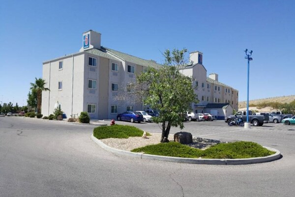 Foto van 2 queensize bedden | Suite, NSMK, koelkast - Vakantiehuis in Las Cruces - ExteriorSummer