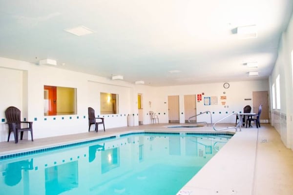Foto van 2 queensize bedden | Suite, NSMK, koelkast - Vakantiehuis in Las Cruces - Pool
