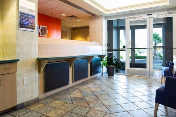 Foto van 2 tweepersoonsbedden (queensize) | Rookvrij - Vakantiehuis in Las Cruces - FloorPlan