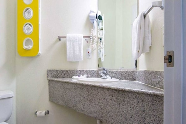 Foto van 2 tweepersoonsbedden (queensize) | Rookvrij - Vakantiehuis in Las Cruces - BathRoom