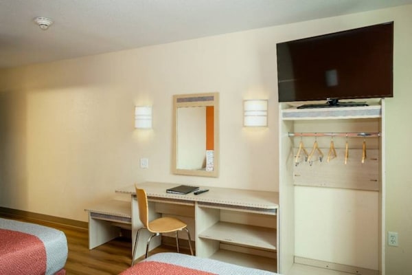 Foto van 1 kingsize bed | Toegankelijk voor mindervaliden | Douche | Nsmk - Facilities