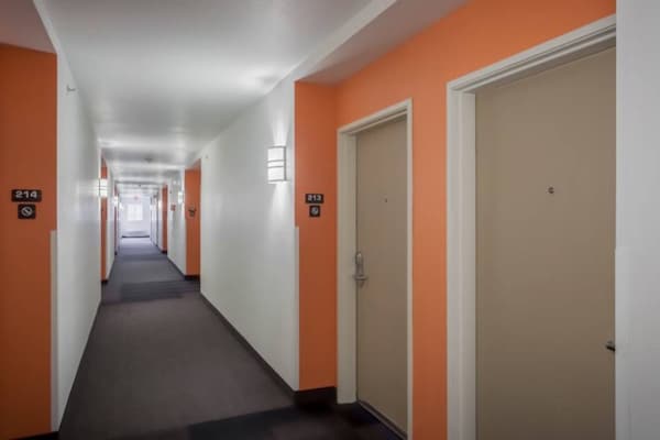 Foto van 1 kingsize bed | Toegankelijk voor mindervaliden | Douche | Nsmk - Facilities
