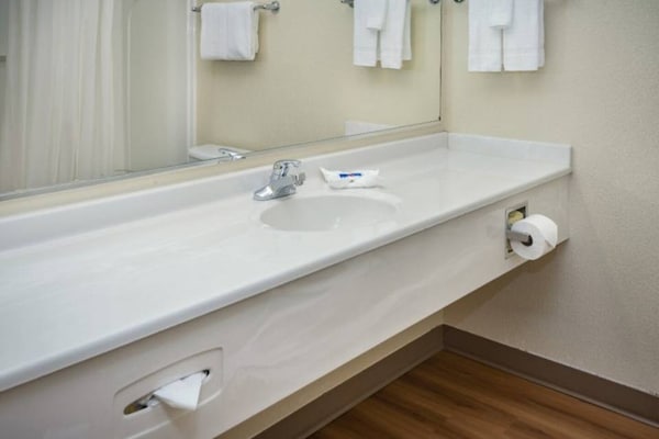 Foto van 1 kingsize bed | Toegankelijk voor mindervaliden | Douche | Nsmk - Facilities