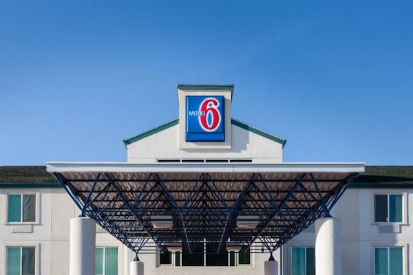 Foto van 1 kingsize bed | Toegankelijk voor mindervaliden | Douche | Nsmk - Facilities