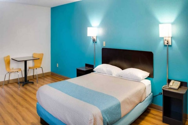 Foto van 1 kingsize bed | suite, rookvrij, bubbelbad - Vakantiehuis in Richmond IN - BedRoom