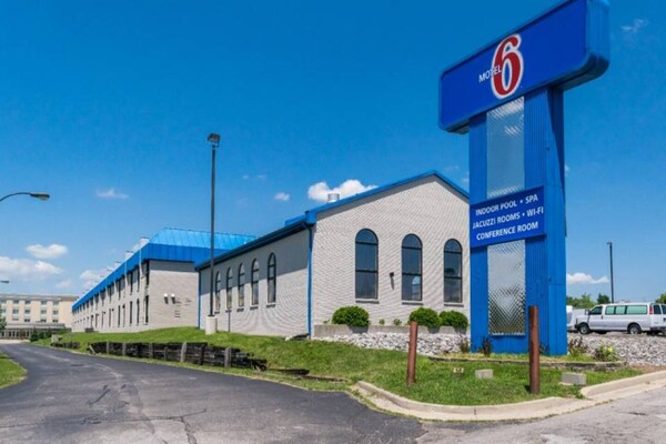 Foto van 1 Queensize Bed | Business | Ns - Vakantiehuis in Richmond IN - Facilities