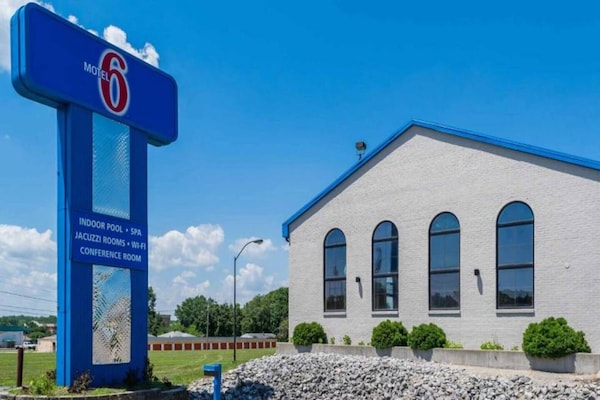 Foto van 1 Queensize Bed | Business | Ns - Vakantiehuis in Richmond IN - ExteriorSummer
