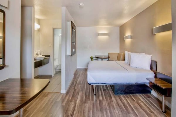 Foto van 2 Volledige Bedden | Suite | Ns - Vakantiehuis in San-Antonio - BedRoom