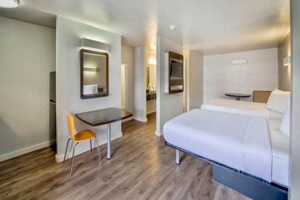 Foto van 2 Volledige Bedden | Suite | Ns - Vakantiehuis in San-Antonio - BedRoom