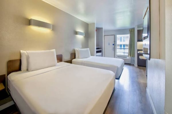 Foto van 2 Volledige Bedden | Suite | Ns - Vakantiehuis in San-Antonio - BedRoom