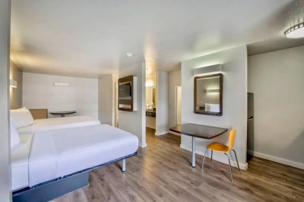 Foto van 2 Volledige Bedden | Suite | Ns - Vakantiehuis in San-Antonio - BedRoom