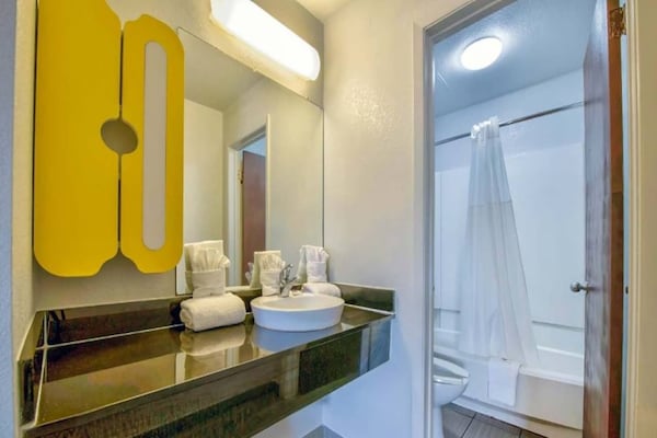 Foto van 2 Volledige Bedden | Suite | Ns - Vakantiehuis in San-Antonio - BathRoom
